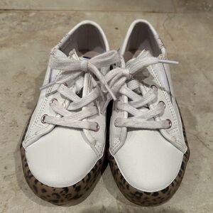 Keds Kickstart White/cheetah sole Fashion Sneaker Toddler Size 9 M leather shoe